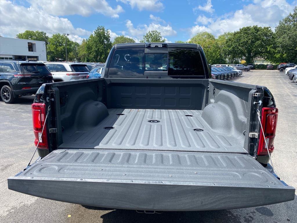 New 2026 RAM 2500 Laramie AWD/4WD image 16