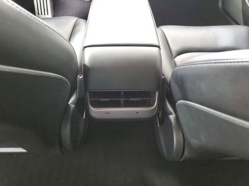 Used 2022 Tesla Model 3 Standard Range image 14