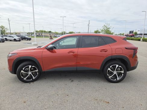 Used 2024 Chevrolet Trax RS w/ Driver Confidence Package FWD image 14