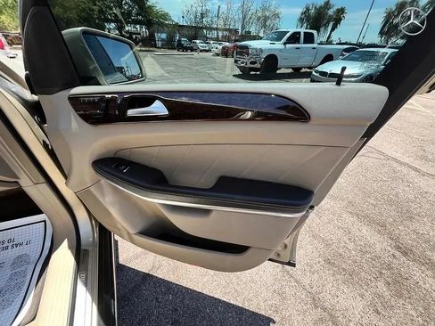 Used 2013 Mercedes-Benz GL 450 4MATIC image 18