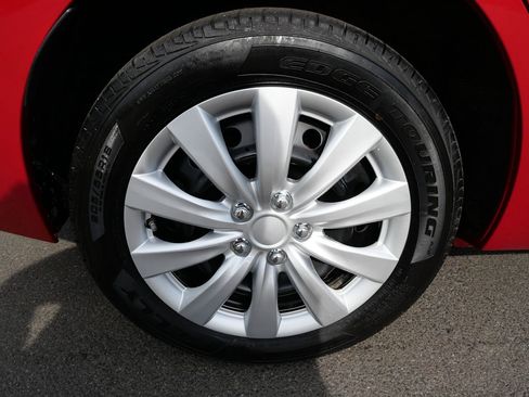 Used 2016 Toyota Corolla LE FWD image 38