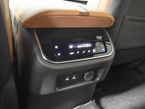 New 2025 Nissan Armada SL w/ Captain's Chari Seat Package AWD/4WD image 33