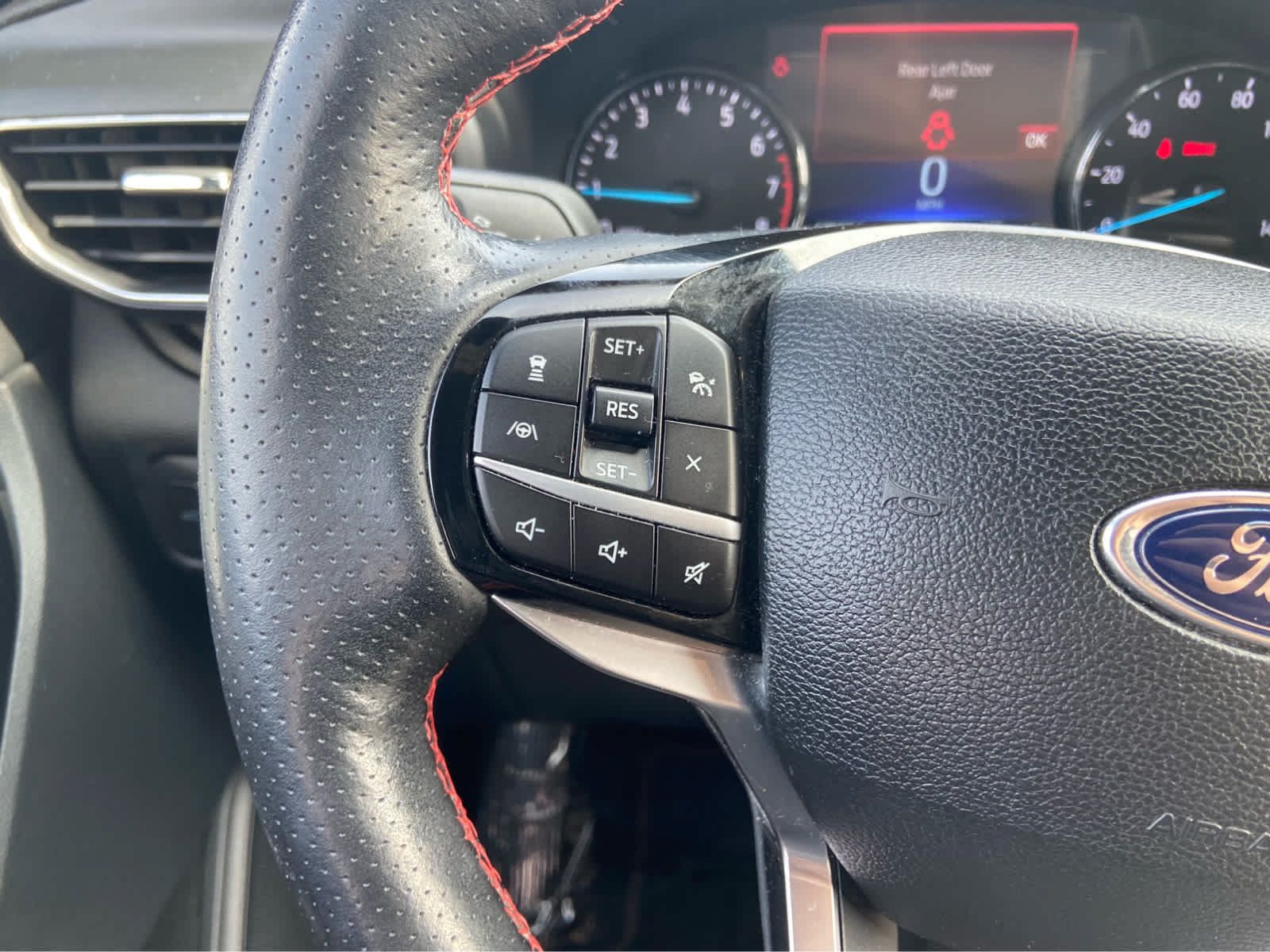 Used 2022 Ford Explorer ST-Line AWD/4WD image 26