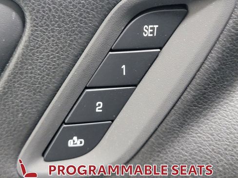 Used 2018 GMC Acadia Denali w/ Technology Package image 29