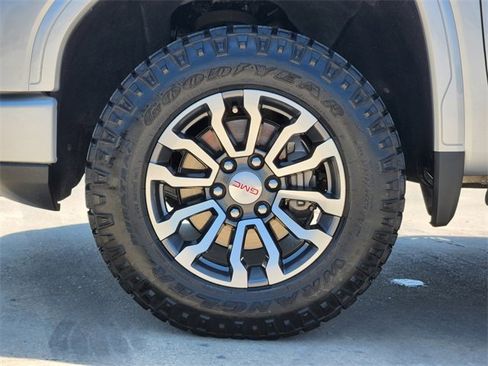 Used 2022 GMC Sierra 1500 AT4 w/ AT4 Premium Package image 10