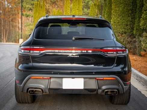 Used 2023 Porsche Macan Turbo image 18