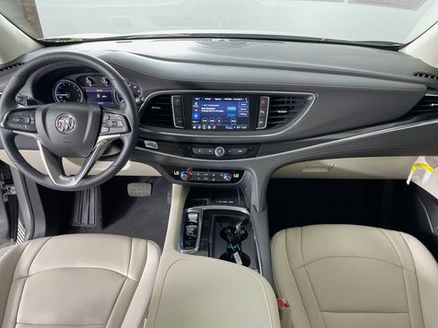 Used 2022 Buick Enclave Essence w/ Sport Touring Edition image 19
