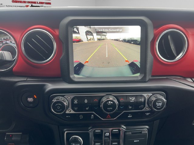 Used 2022 Jeep Gladiator Rubicon w/ Cold Weather Group AWD/4WD image 22