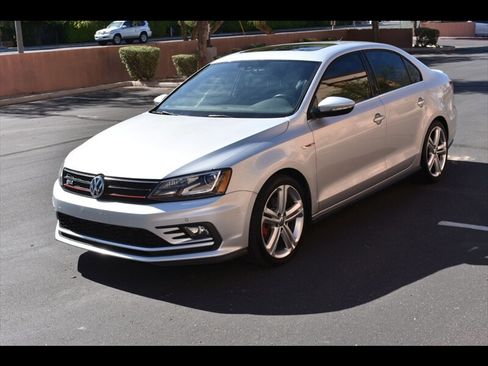 Used 2016 Volkswagen Jetta GLI SEL FWD image 3