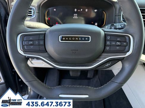 Used 2023 Jeep Wagoneer Series III w/ Premium Group I AWD/4WD image 17