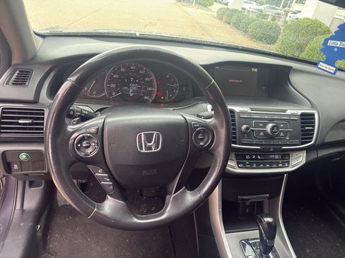 Used 2014 Honda Accord Sport image 3