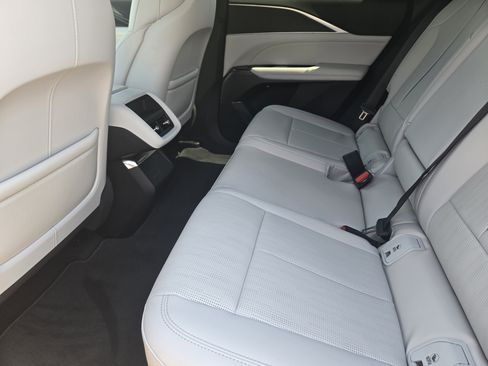 New 2025 Cadillac Lyriq Luxury image 20