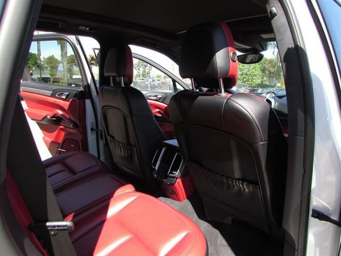 Used 2016 Porsche Cayenne GTS AWD/4WD image 34