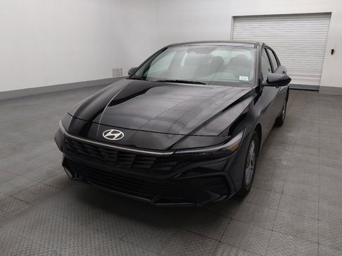 Used 2024 Hyundai Elantra SE image 15