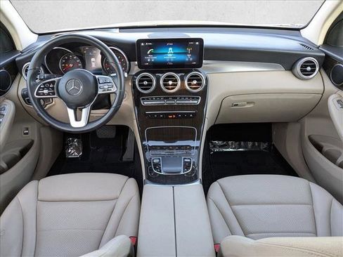 Used 2020 Mercedes-Benz GLC 300 image 16