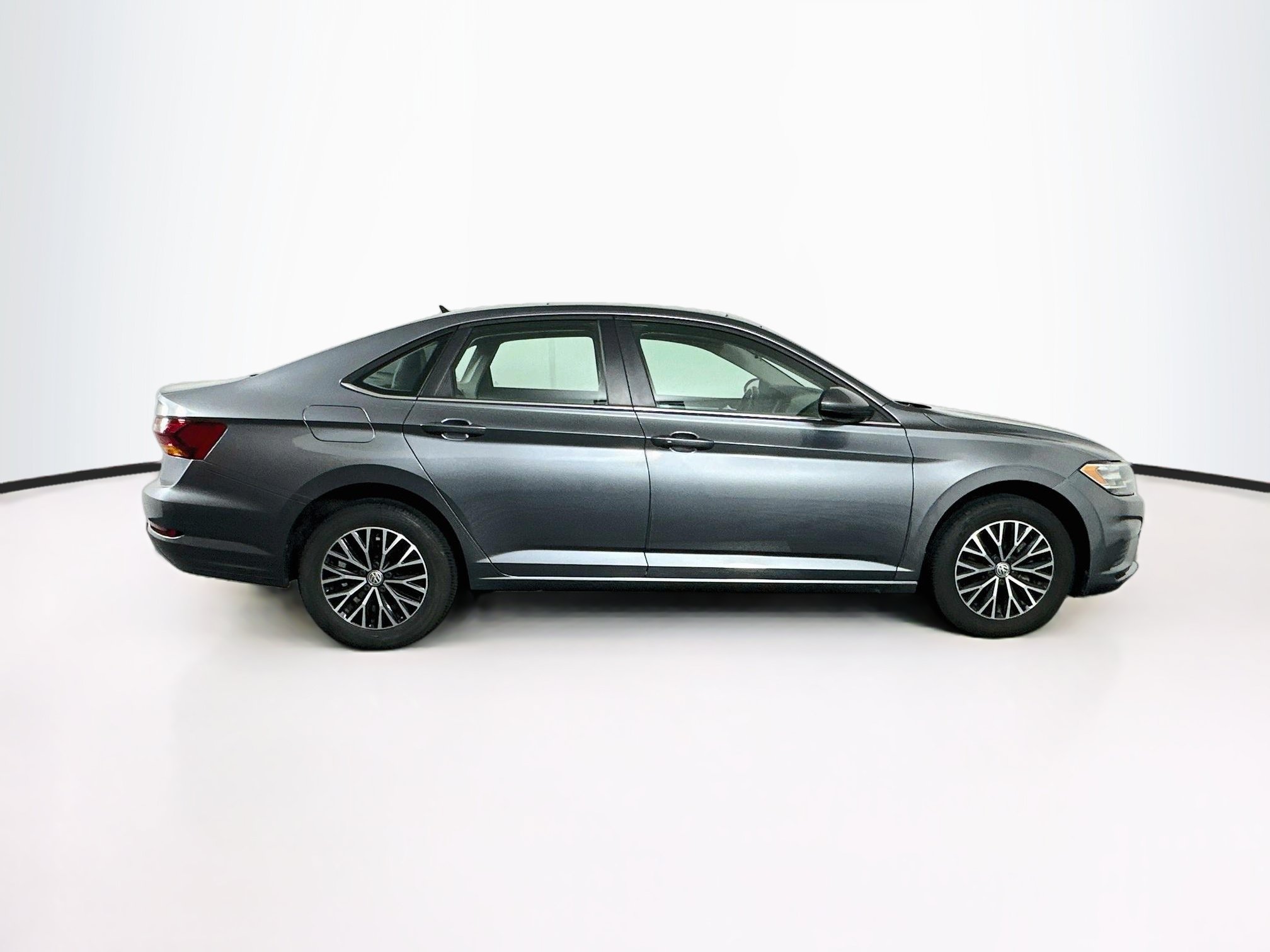 Used 2019 Volkswagen Jetta SE w/ Cold Weather Package FWD image 10