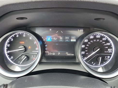 Used 2019 Toyota Camry XLE image 13