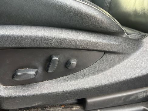 Used 2018 Chevrolet Suburban LT image 14