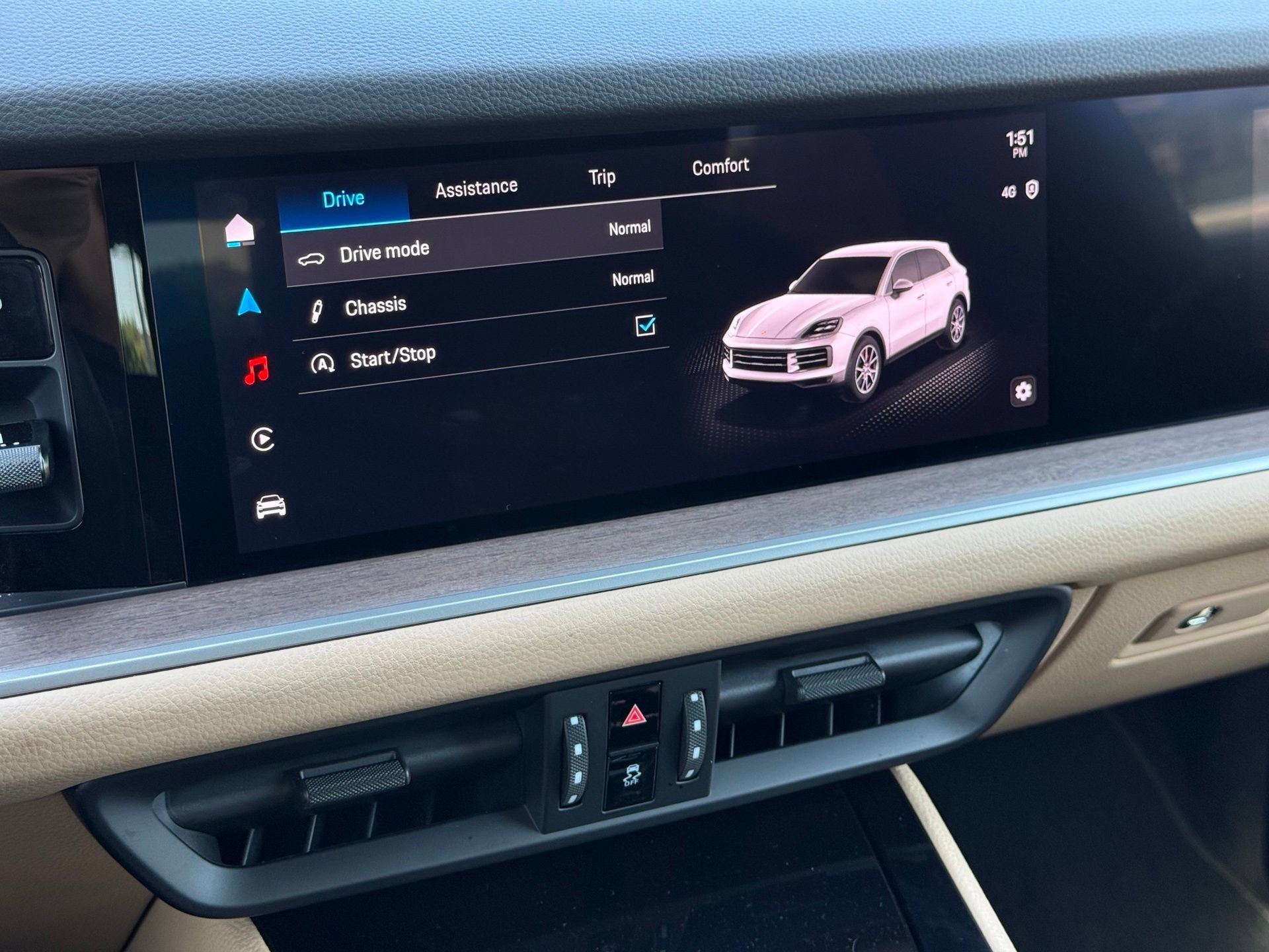 Certified 2024 Porsche Cayenne AWD/4WD image 21