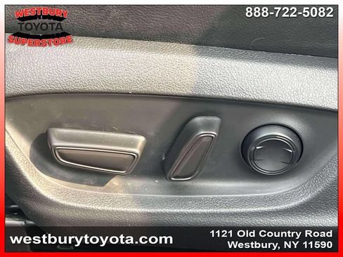 Used 2022 Toyota Camry SE w/ Cold Weather Package FWD image 20