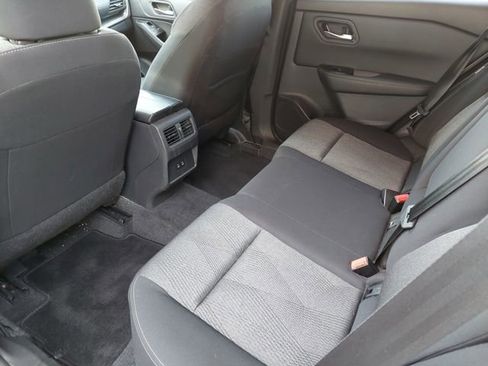 Used 2024 Nissan Rogue SV image 28