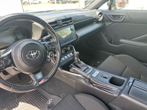 Certified 2022 Toyota GR86 image 4