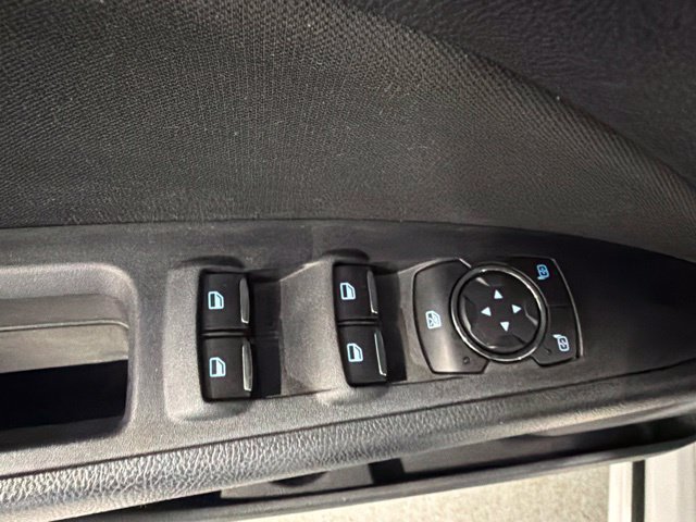 Used 2018 Ford Fusion SE w/ Fusion SE Technology Package FWD image 19
