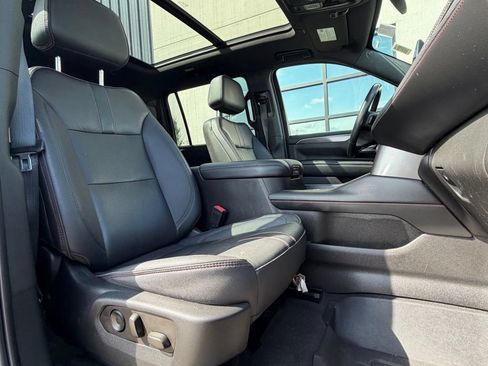 Used 2022 Chevrolet Suburban RST w/ Luxury Package AWD/4WD image 13