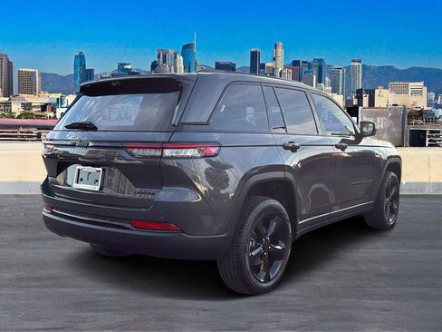 New 2025 Jeep Grand Cherokee Limited w/ Luxury Tech Group II image 4