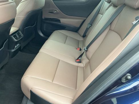 Used 2023 Lexus ES 350 image 17