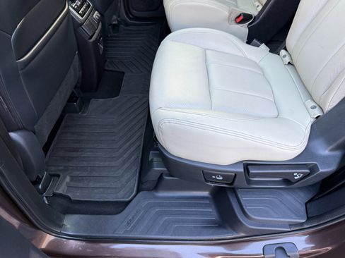 Used 2019 Subaru Ascent Limited image 16