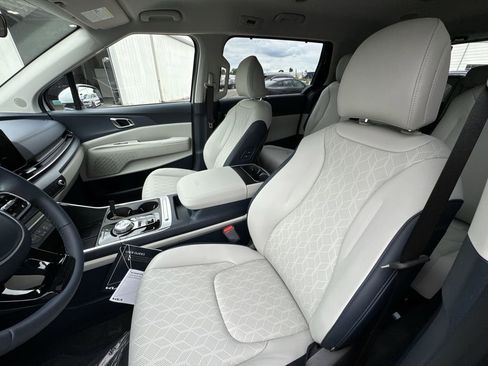 New 2026 Kia Carnival EX image 11