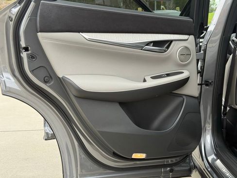 Used 2024 INFINITI QX50 Sensory image 24