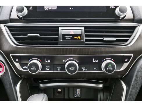 Used 2018 Honda Accord EX image 26