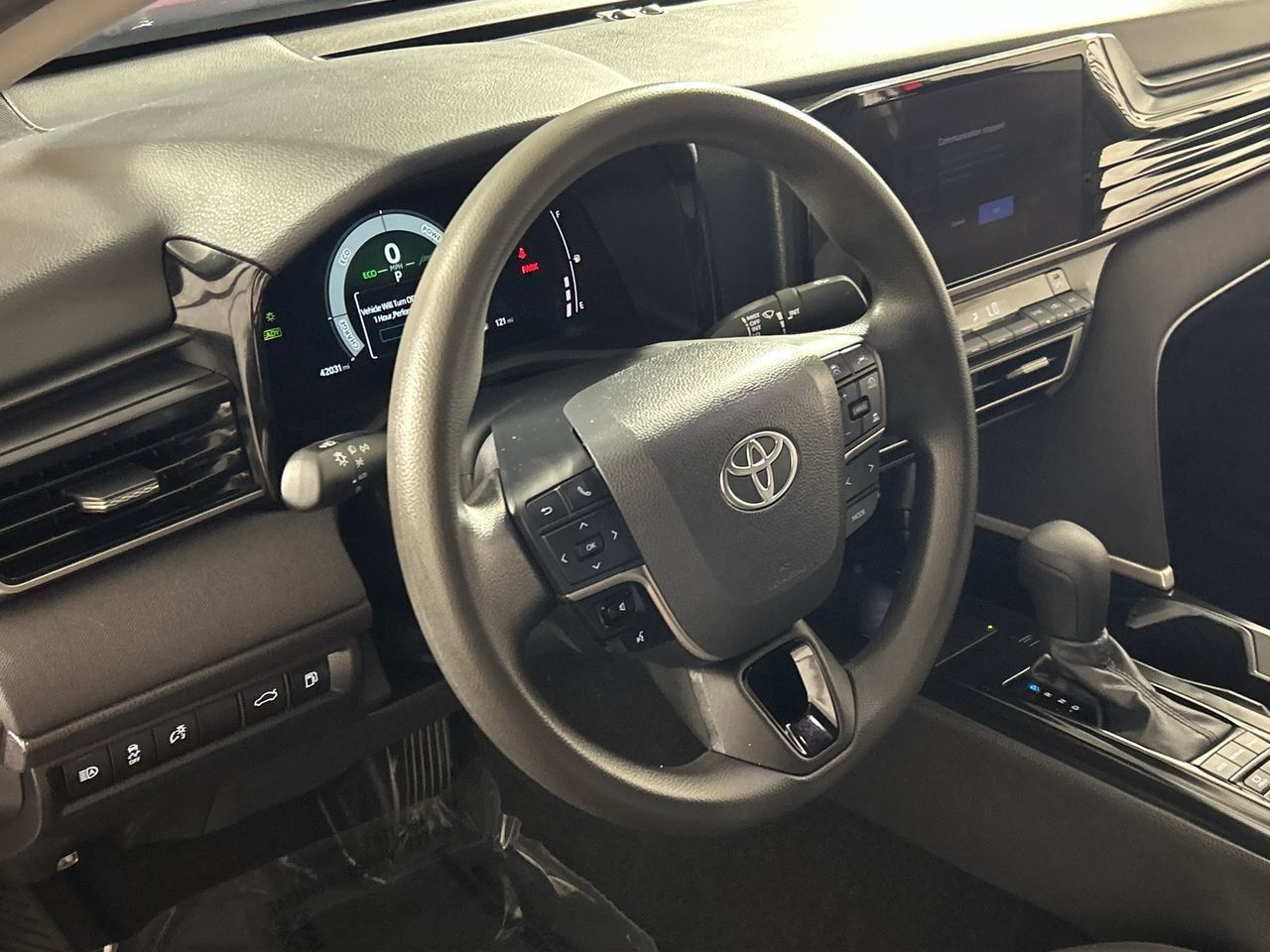 Used 2025 Toyota Camry LE w/ Convenience Package FWD image 14