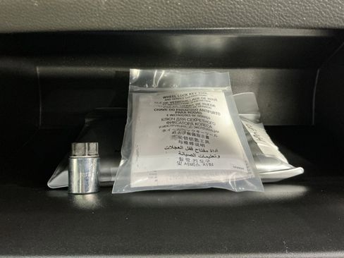 Used 2023 Chevrolet Traverse LT image 31