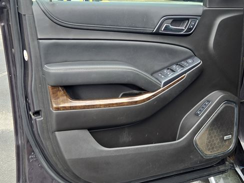 Used 2017 Chevrolet Tahoe LT w/ LT Signature Package image 16