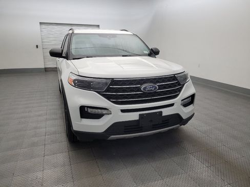 Used 2023 Ford Explorer XLT w/ Equipment Group 202A RWD image 14