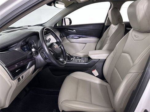 Used 2022 Cadillac XT4 Luxury w/ LPO, ONYX Package image 20