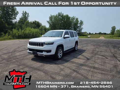 Used 2022 Jeep Wagoneer Series II AWD/4WD image 4