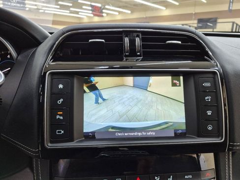 Used 2018 Jaguar F-PACE R-Sport AWD/4WD image 35