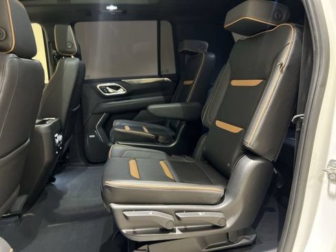 Used 2023 GMC Yukon XL AT4 AWD/4WD image 25
