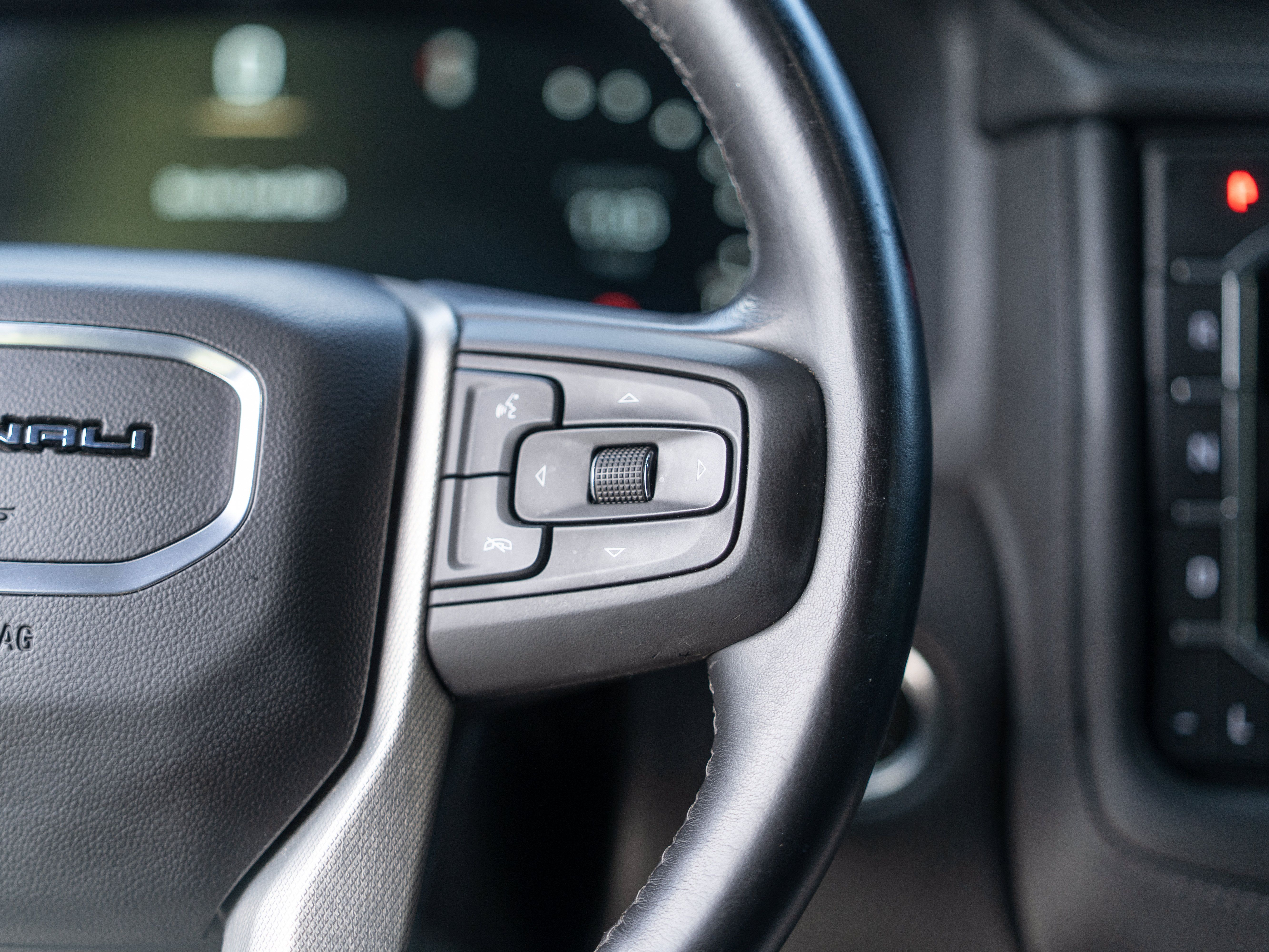 Used 2023 GMC Yukon XL Denali RWD image 21