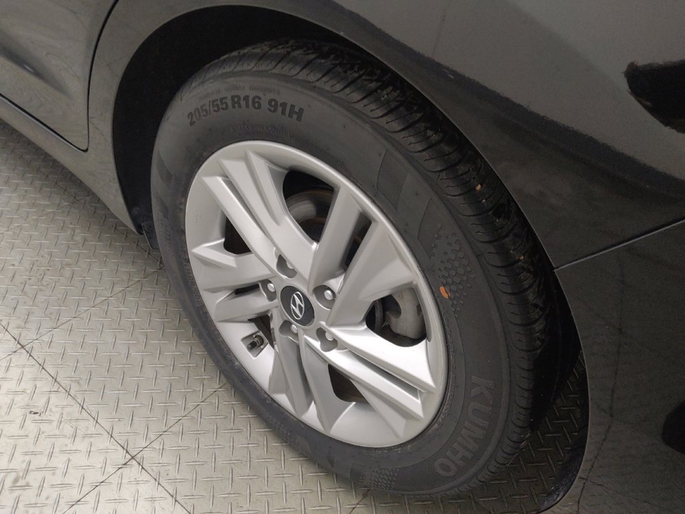 Used 2020 Hyundai Elantra SEL FWD image 31