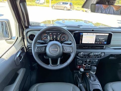 New 2026 Jeep Gladiator Mojave image 13