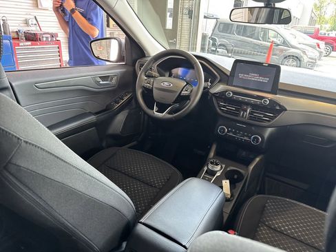 New 2025 Ford Escape Active w/ Cold Weather Package image 16