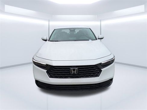 Certified 2025 Honda Accord LX image 9