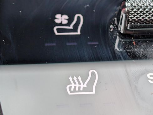 Used 2024 Porsche Cayenne Coupe image 25