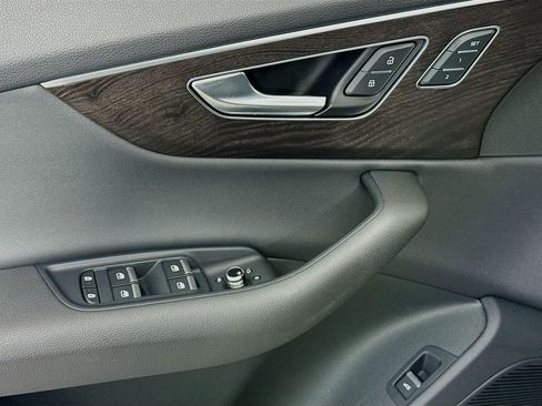 Used 2021 Audi Q7 2.0T Premium Plus image 25