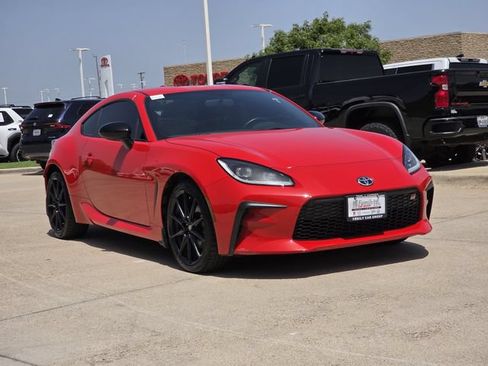 Used 2025 Toyota GR86 Premium RWD image 2